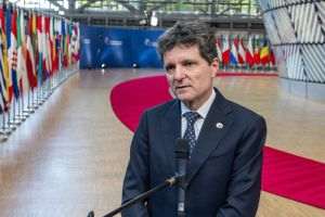 Nicuşor Dan: Sprijin deplin pentru Ucraina, discuţii despre garanţii de securitate şi drone la frontierele NATO